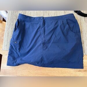 L.L. Bean Navy Blue skort size 18 regular